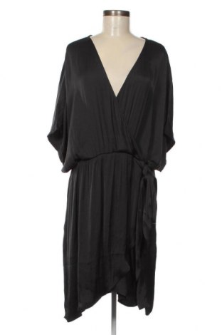 Φόρεμα Guido Maria Kretschmer for About You, Μέγεθος 3XL, Χρώμα Μαύρο, Τιμή 30,62 €