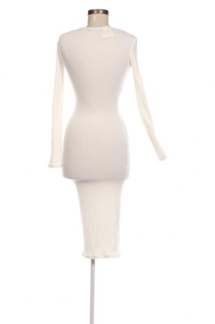 Kleid Pretty Little Thing, Größe XXS, Farbe Weiß, Preis 20,18 €