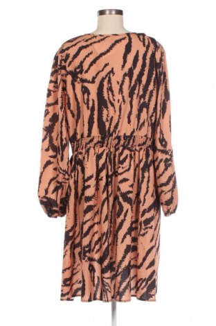 Φόρεμα SHEIN, Μέγεθος 3XL, Χρώμα Καφέ, Τιμή 17,94 €
