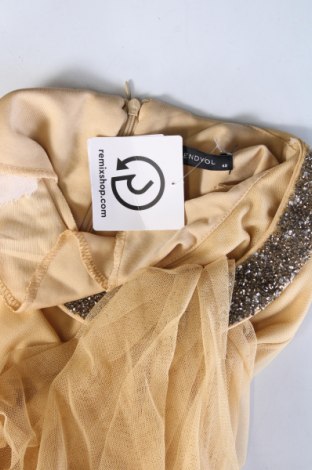 Kleid Trendyol, Größe M, Farbe Gelb, Preis 22,40 €