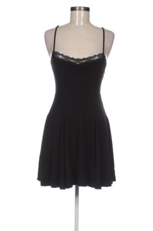 Φόρεμα Urban Outfitters, Μέγεθος S, Χρώμα Μαύρο, Τιμή 27,84 €