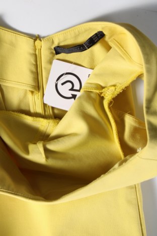 Рокля Zara Trafaluc, Размер M, Цвят Жълт, Цена 29,76 лв.