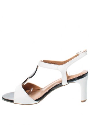 Sandalen, Größe 38, Farbe Weiß, Preis 20,86 €