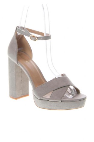 Sandalen About You, Größe 40, Farbe Grau, Preis € 15,66