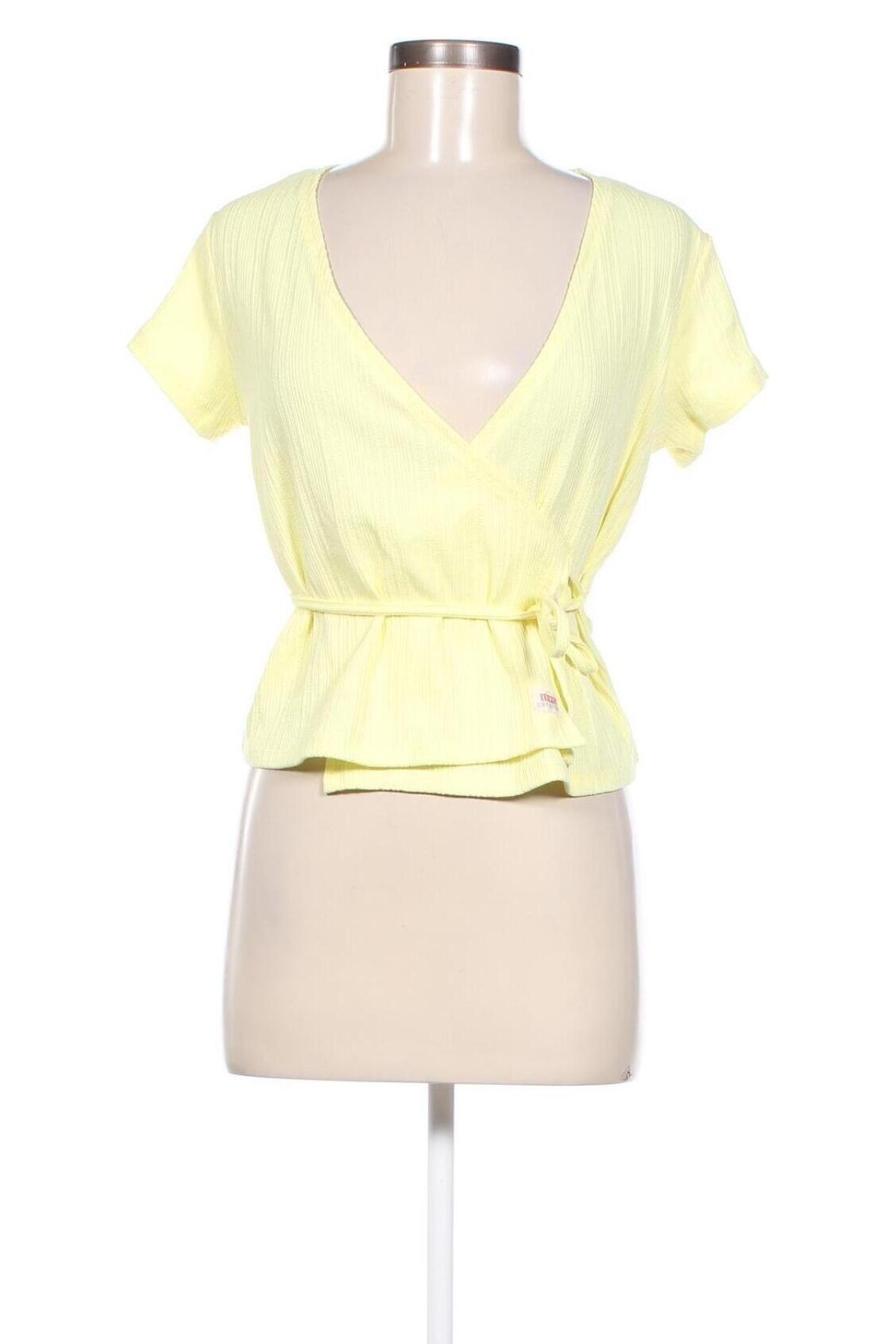Дамска блуза Levi's, Размер S, Цвят Жълт, Цена 54,00 лв.