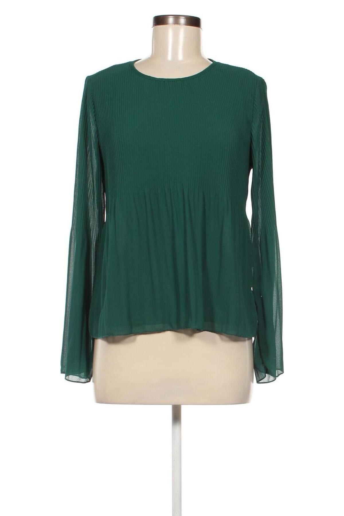 Damen Shirt Stradivarius, Größe S, Farbe Grün, Preis 4,33 €