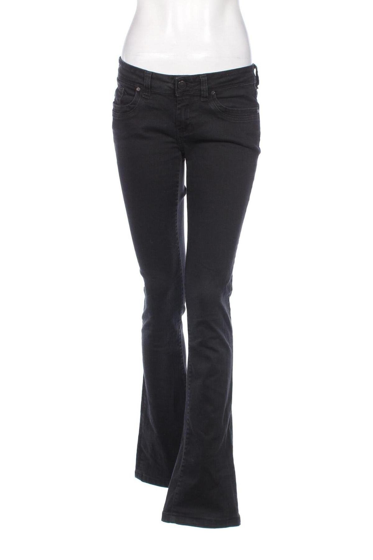 Γυναικείο Τζίν Cross Jeans, Μέγεθος M, Χρώμα Μαύρο, Τιμή 8,54 €