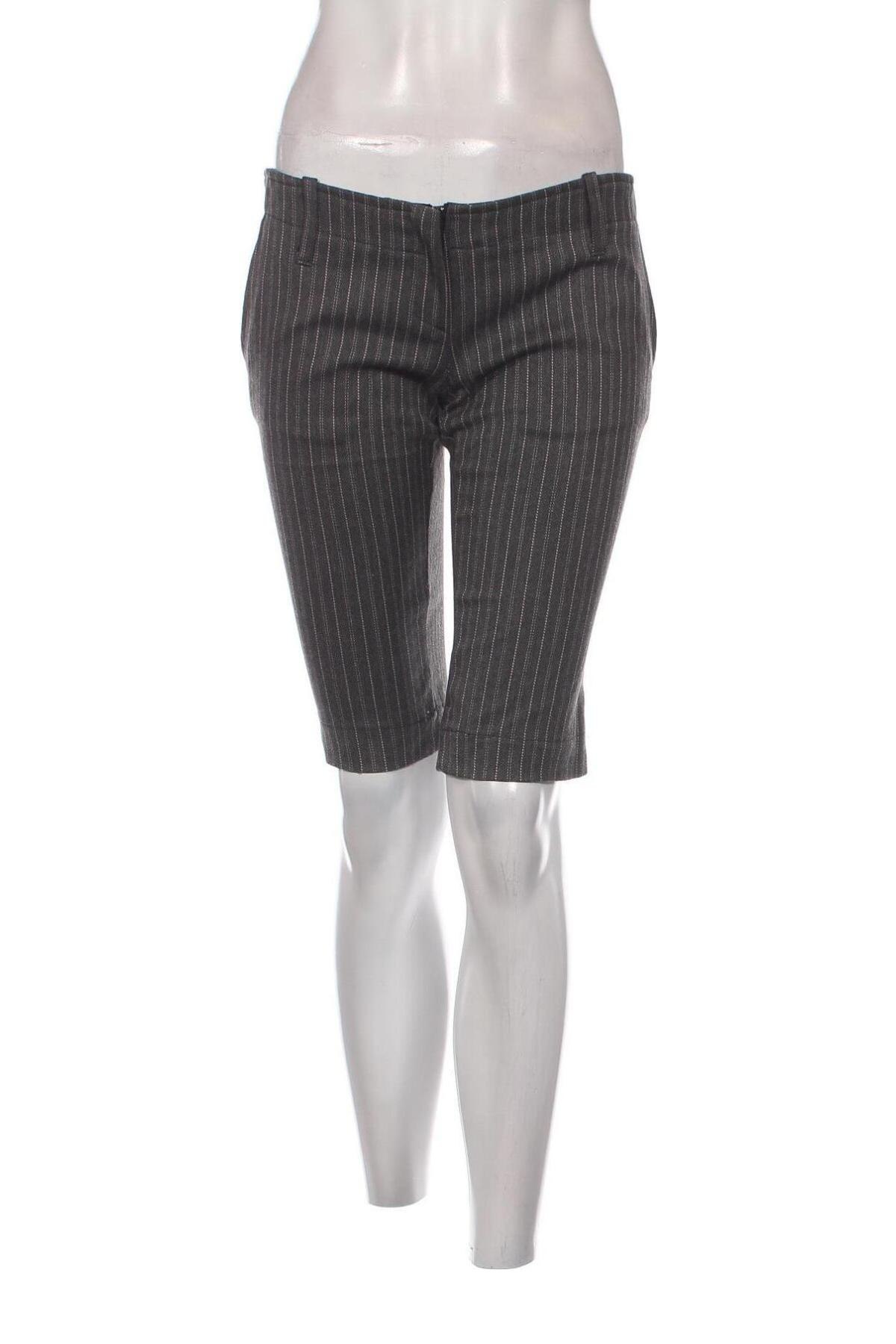Γυναικείο κοντό παντελόνι, Μέγεθος M, Χρώμα Γκρί, Τιμή 4,67 €