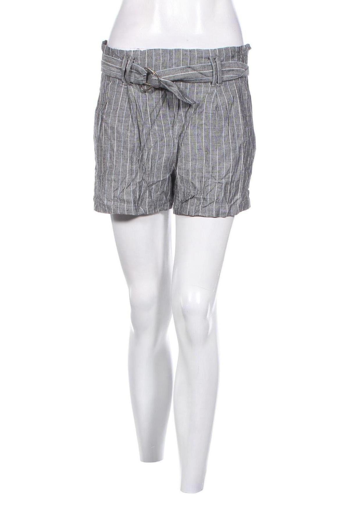 Дамски къс панталон Bershka, Размер S, Цвят Сив, Цена 7,98 лв.
