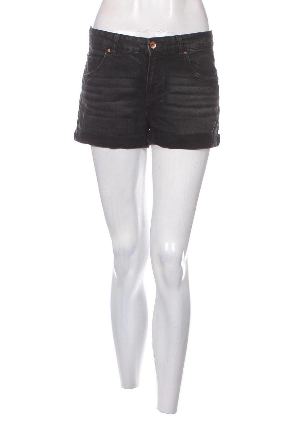 Γυναικείο κοντό παντελόνι Pull&Bear, Μέγεθος M, Χρώμα Γκρί, Τιμή 10,00 €