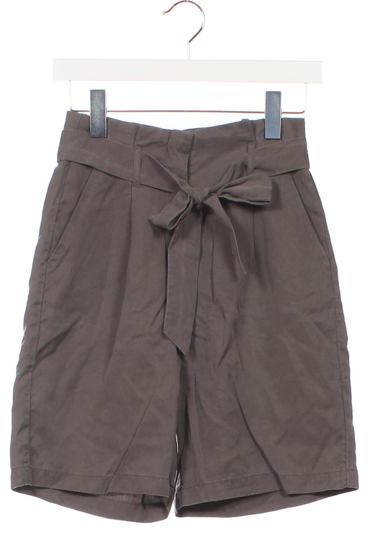 Pantaloni scurți de femei Vero Moda, Mărime XS, Culoare Verde, Preț 27,55 Lei