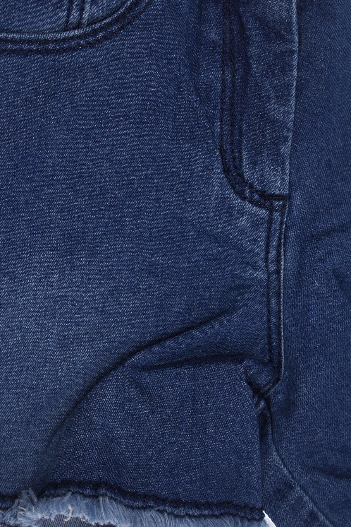 Παιδικό κοντό παντελόνι Chicco, Μέγεθος 5-6y/ 116-122 εκ., Χρώμα Μπλέ, Τιμή 11,34 €