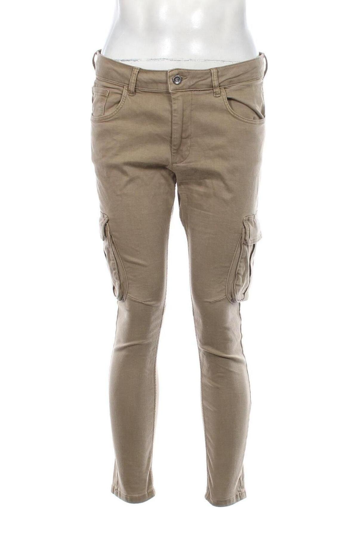 Мъжки панталон Bershka, Размер M, Цвят Зелен, Цена 29,00 лв.