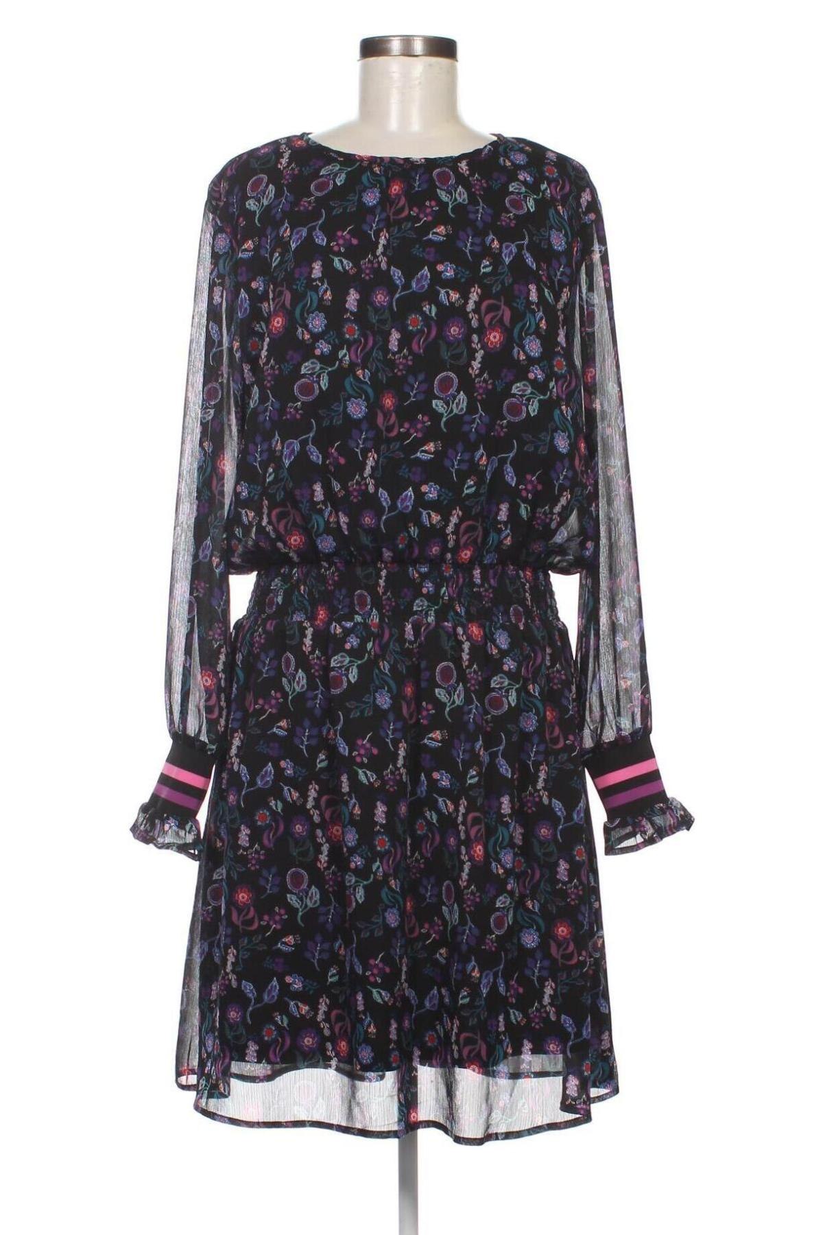 Kleid Saint Tropez, Größe M, Farbe Mehrfarbig, Preis 16,25 €