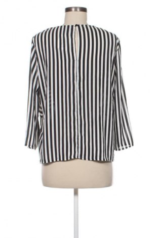 Damen Shirt Gina Tricot, Größe M, Farbe Mehrfarbig, Preis € 13,99