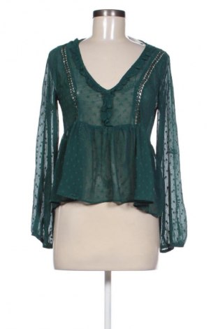 Damen Shirt Stradivarius, Größe S, Farbe Grün, Preis € 13,99