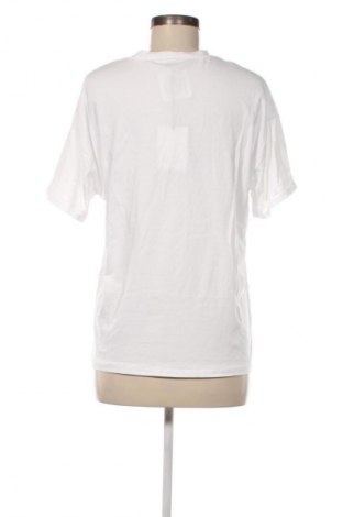 Γυναικείο t-shirt Berna, Μέγεθος XL, Χρώμα Λευκό, Τιμή 39,99 €