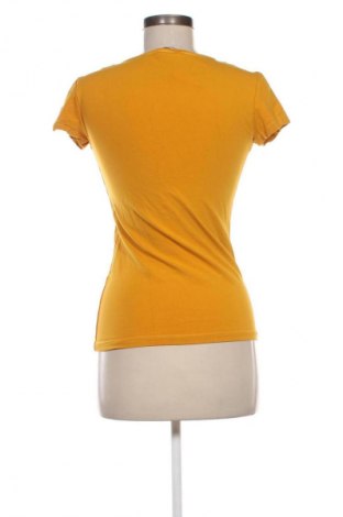 Γυναικείο t-shirt ONLY, Μέγεθος M, Χρώμα Κίτρινο, Τιμή 8,99 €