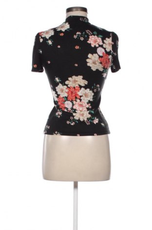 Γυναικείο t-shirt SHEIN, Μέγεθος S, Χρώμα Πολύχρωμο, Τιμή 8,98 €