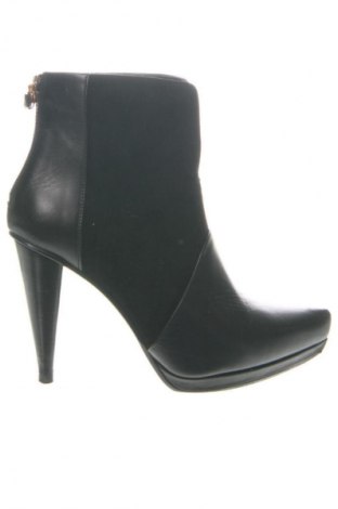 Damen Stiefeletten & Other Stories, Größe 37, Farbe Schwarz, Preis 35,99 €