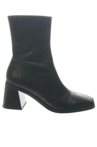 Damen Stiefeletten Monki, Größe 38, Farbe Schwarz, Preis 17,75 €