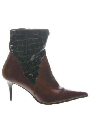Botine de damă Unbranded, Mărime 37, Culoare Maro, Preț 197,00 Lei