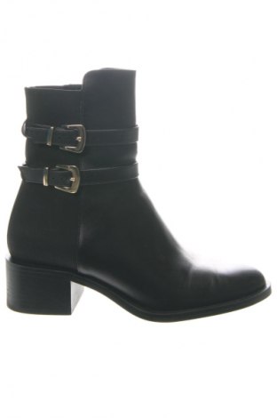 Дамски боти Zara, Размер 37, Цвят Черен, Цена 41,17 лв.