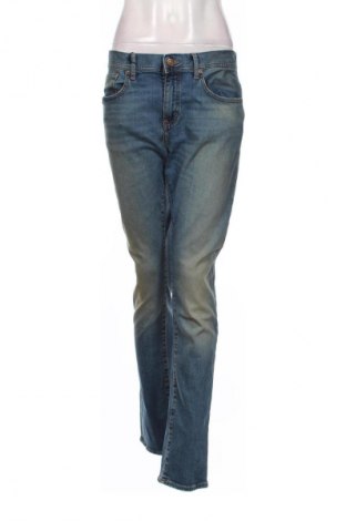 Damskie jeansy Armani Exchange, Rozmiar XL, Kolor Niebieski, Cena 624,99 zł