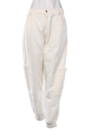 Blugi de femei Bershka, Mărime XL, Culoare Alb, Preț 73,36 Lei