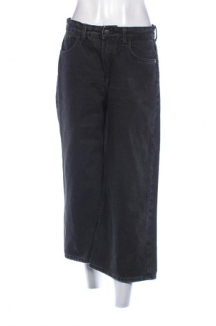 Γυναικείο Τζίν Bershka, Μέγεθος S, Χρώμα Μαύρο, Τιμή 15,03 €