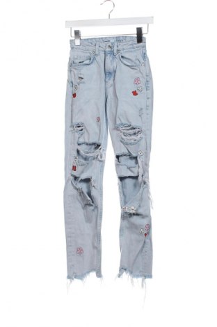 Damskie jeansy Bershka, Rozmiar XXS, Kolor Niebieski, Cena 68,00 zł