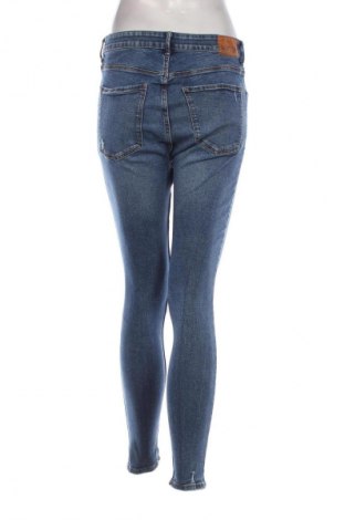 Blugi de femei Bershka, Mărime M, Culoare Albastru, Preț 78,79 Lei