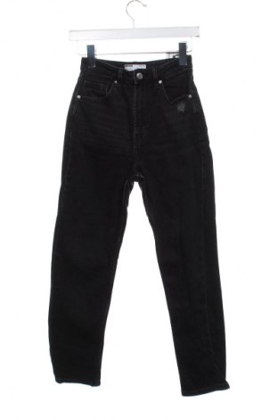 Γυναικείο Τζίν Bershka, Μέγεθος XS, Χρώμα Μαύρο, Τιμή 22,31 €