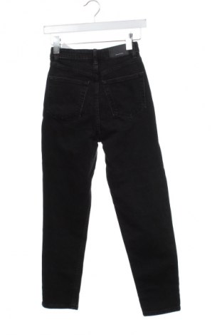 Γυναικείο Τζίν Bershka, Μέγεθος XS, Χρώμα Μαύρο, Τιμή 22,31 €