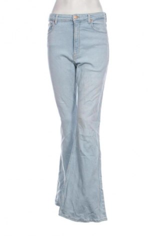 Γυναικείο Τζίν Bershka, Μέγεθος M, Χρώμα Μπλέ, Τιμή 18,99 €
