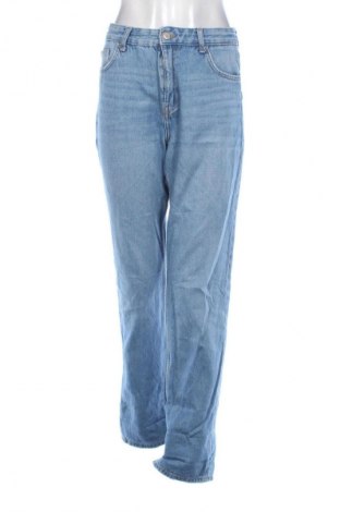 Damskie jeansy Bershka, Rozmiar S, Kolor Niebieski, Cena 65,98 zł