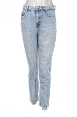 Damskie jeansy Bershka, Rozmiar S, Kolor Niebieski, Cena 63,31 zł