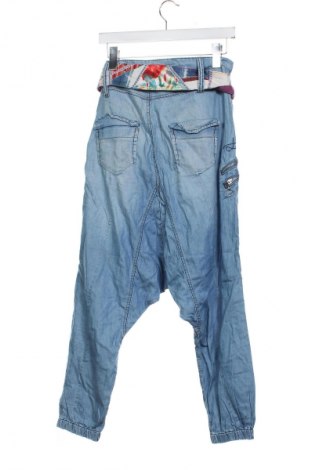 Blugi de femei Desigual, Mărime XXS, Culoare Multicolor, Preț 203,77 Lei