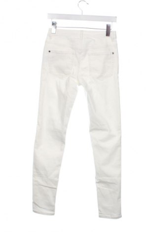 Blugi de femei Esmara, Mărime XS, Culoare Alb, Preț 78,79 Lei