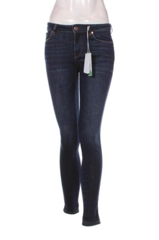 Női farmernadrág Guess, Méret XS, Szín Kék, Ár 36 407 Ft