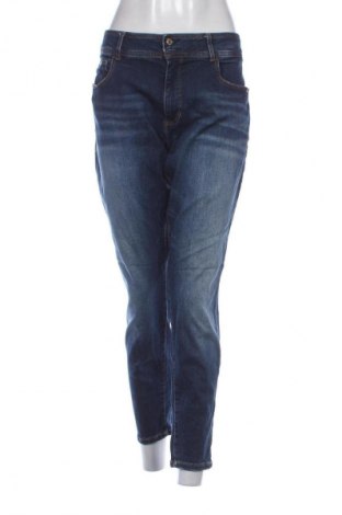 Дамски дънки Guess, Размер XXL, Цвят Син, Цена 75,99 лв.