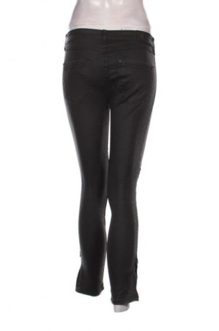 Damskie jeansy H&M, Rozmiar S, Kolor Czarny, Cena 94,25 zł