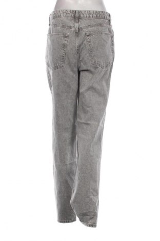 Blugi de femei H&M COMME DES GARCONS, Mărime M, Culoare Gri, Preț 203,77 Lei