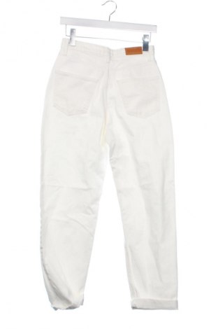 Blugi de femei Kontatto, Mărime XS, Culoare Alb, Preț 60,99 Lei