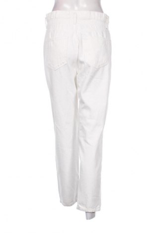 Női farmernadrág Pull&Bear, Méret M, Szín Fehér, Ár 6 138 Ft