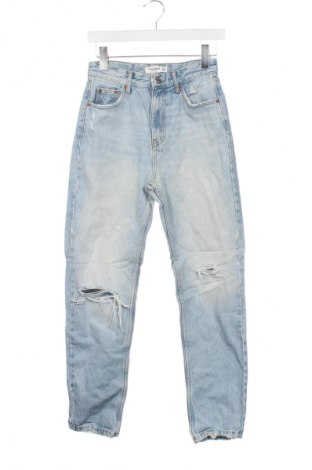 Damskie jeansy Pull&Bear, Rozmiar XS, Kolor Niebieski, Cena 95,99 zł