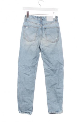 Damskie jeansy Pull&Bear, Rozmiar XS, Kolor Niebieski, Cena 95,99 zł