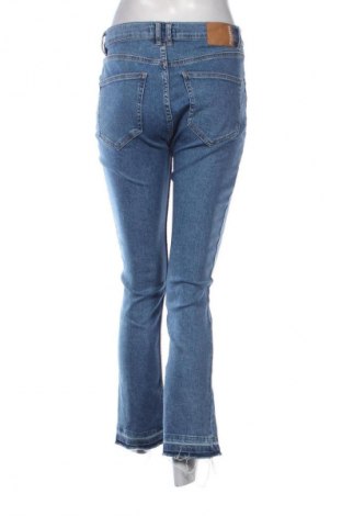 Damskie jeansy Pull&Bear, Rozmiar M, Kolor Niebieski, Cena 37,99 zł