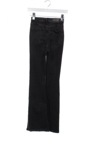 Dámské džíny  Pull&Bear, Velikost XXS, Barva Černá, Cena  209,00 Kč