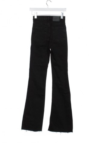 Damskie jeansy Pull&Bear, Rozmiar XXS, Kolor Czarny, Cena 111,98 zł
